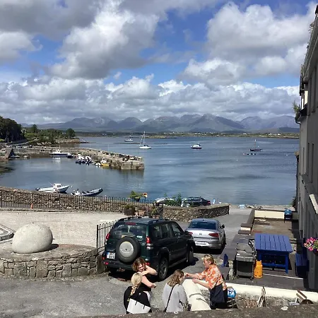 Roundstone Retreats Quayside Luxury Apt Exterior photo