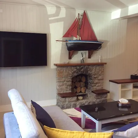 Roundstone Retreats Quayside Luxury Apt Exterior photo